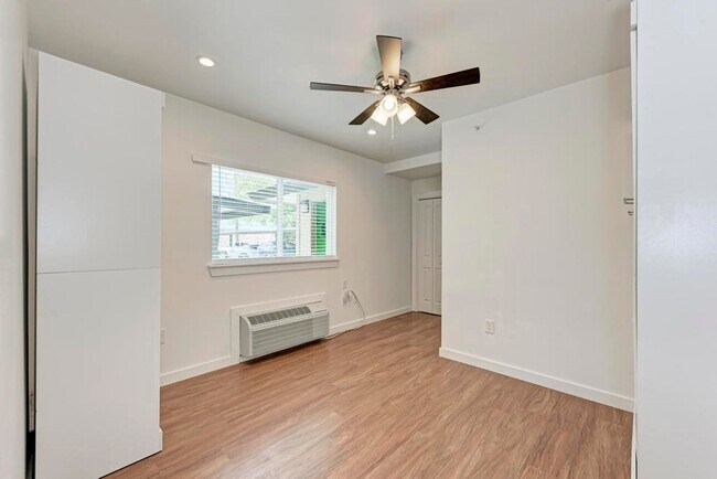 Building Photo - Park Avenue 102