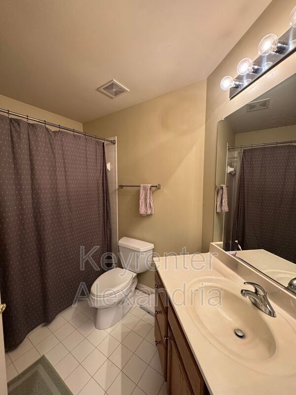 Building Photo - 6987 Forepond Ct