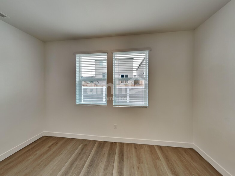 Building Photo - 956 Grafton Ridge Dr