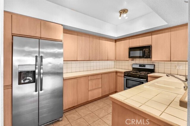 Building Photo - 10650 Kinnard Ave