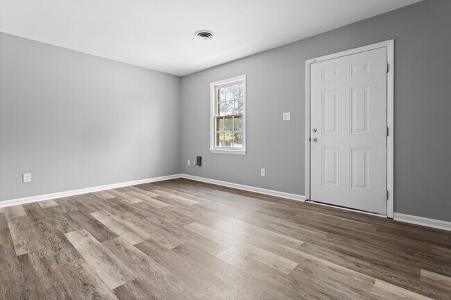 Building Photo - 2600 Mallard Ct