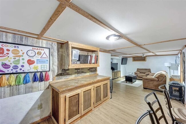 Building Photo - 524 La Plant St