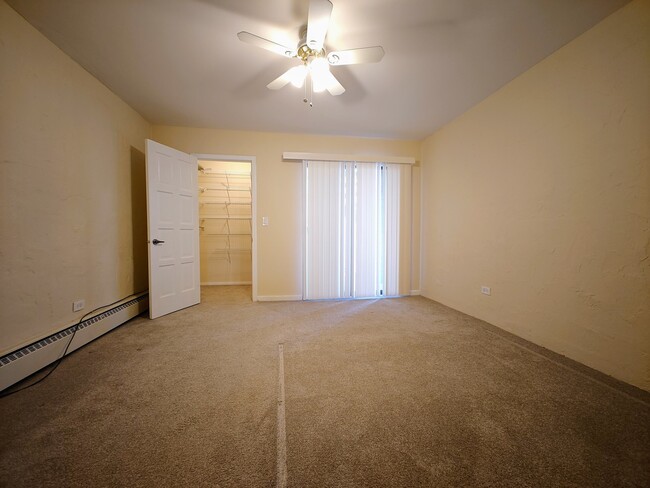 Building Photo - 1296 E Washington St