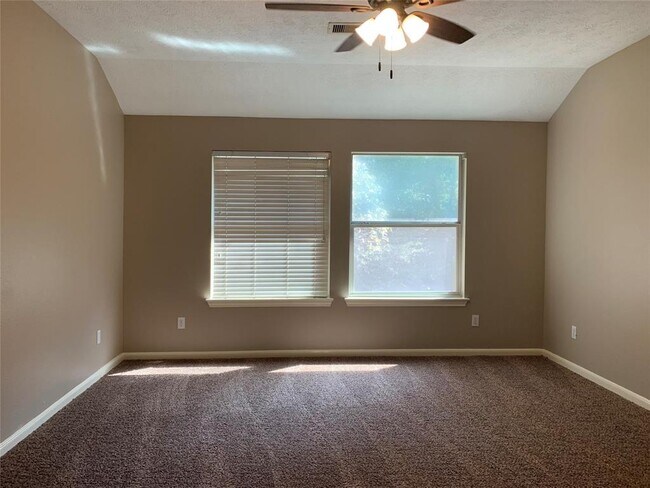 Building Photo - 3504 White Oak Point Dr