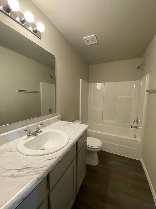 Building Photo - 503A W Christopher Dr