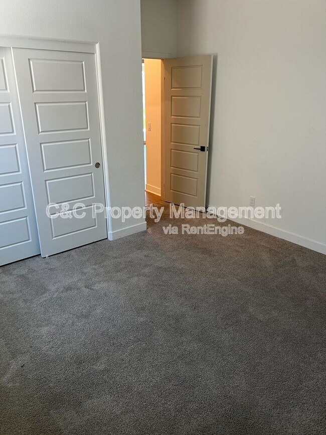 Building Photo - 5912 Banbury Ln