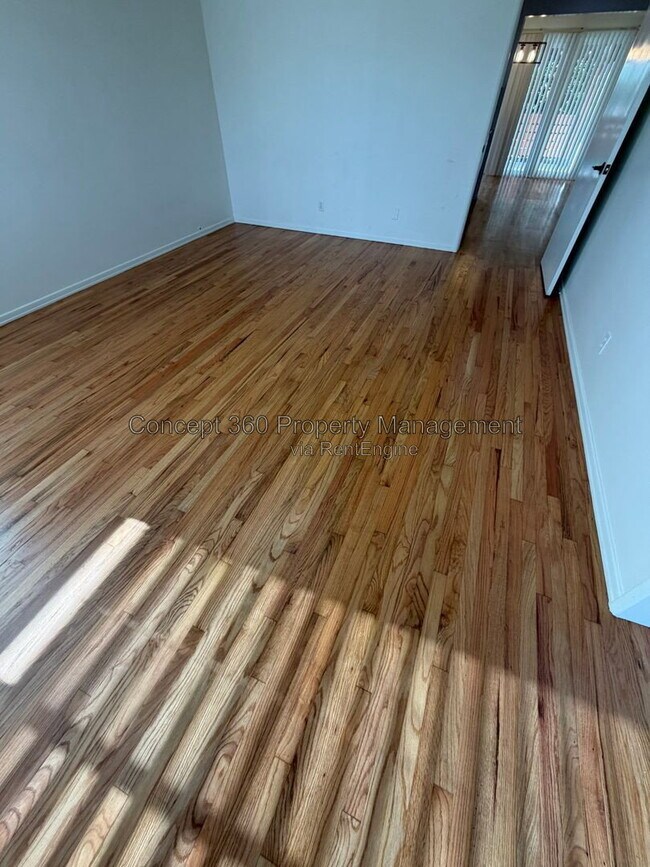 Building Photo - 3610 W 230th St