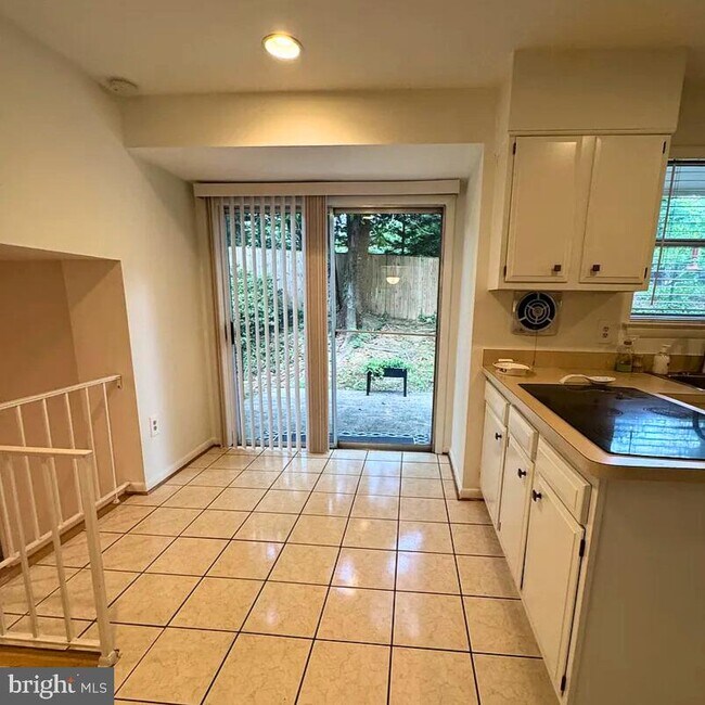 Building Photo - 9124 Friars Rd