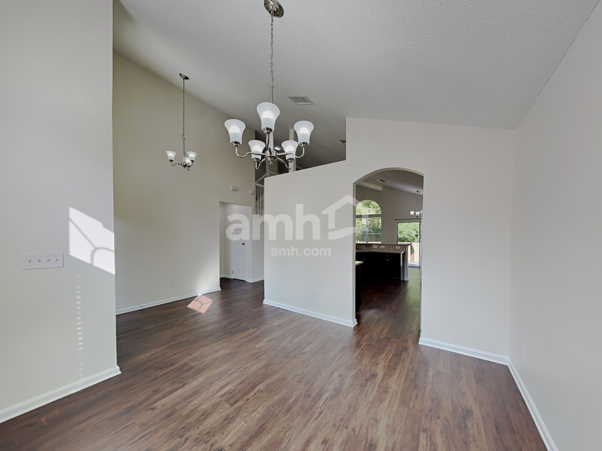 Building Photo - 1411 Samantha Cir S