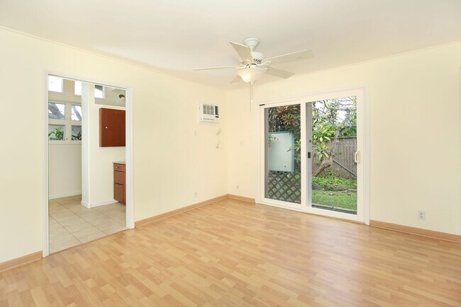 Building Photo - Ready to move into single level family hom...