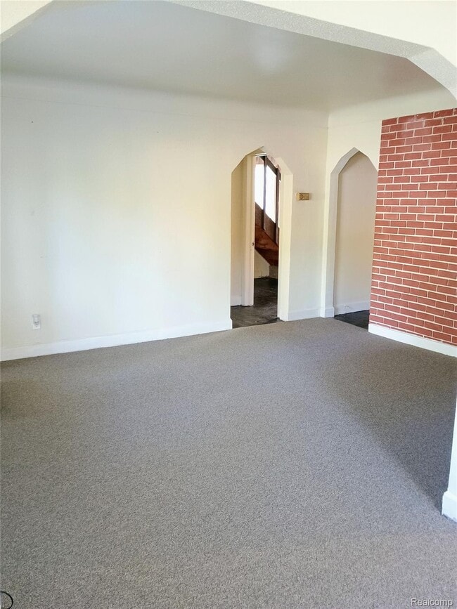 Building Photo - 19241 Melrose Ave