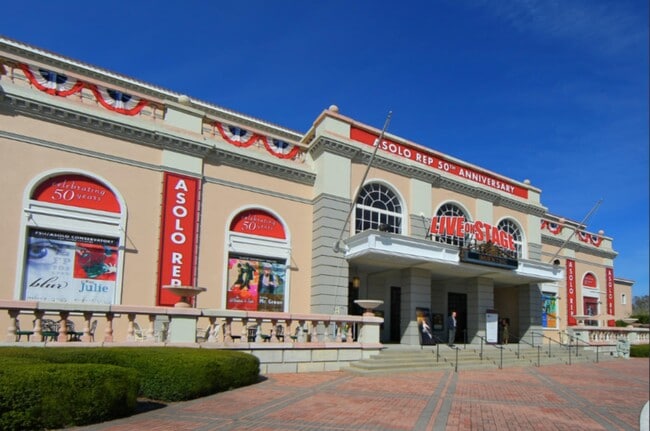 Building Photo - 3605 Iroquois Ave