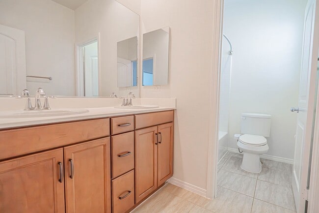 Building Photo - Beautifully Remodeled 3-Bedroom Home in Sa...