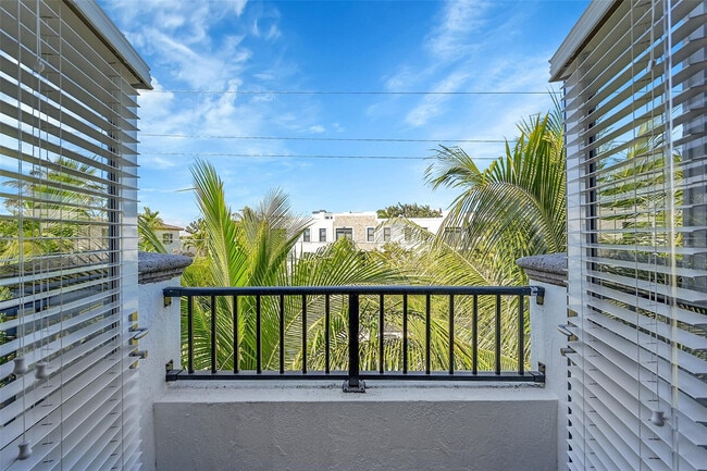 Building Photo - 1614 NE 9th St