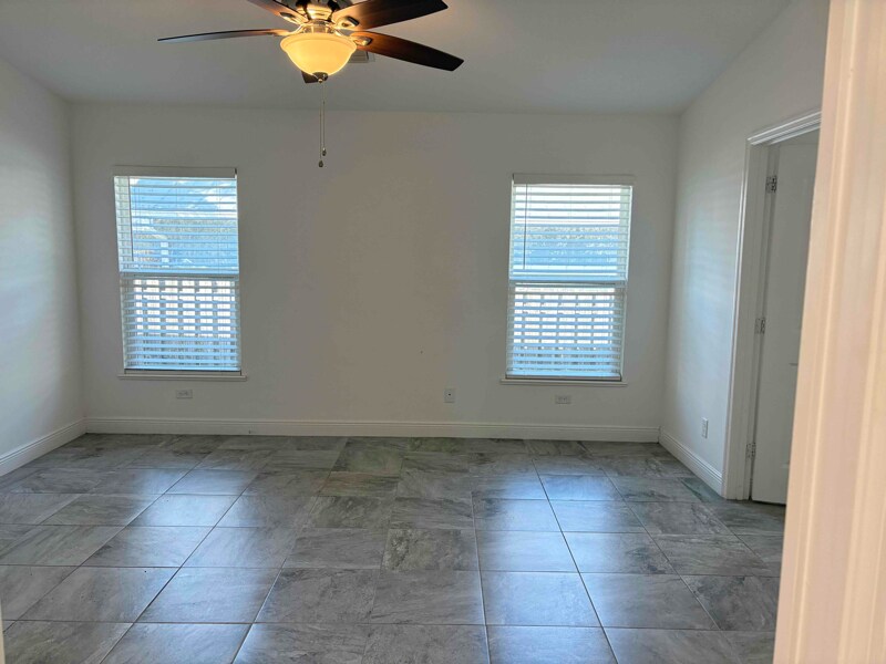 Building Photo - 926 24th Ave