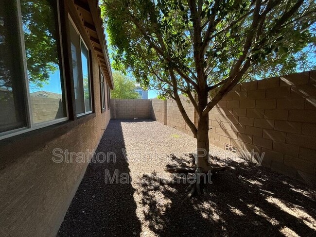 Building Photo - 3432 E Russell St