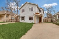 Building Photo - 1909 May St