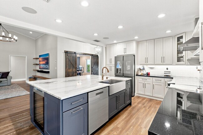Building Photo - 13972 Ishnala Cir