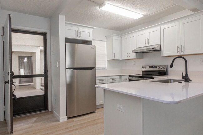 Building Photo - 100 E Kentucky Ave