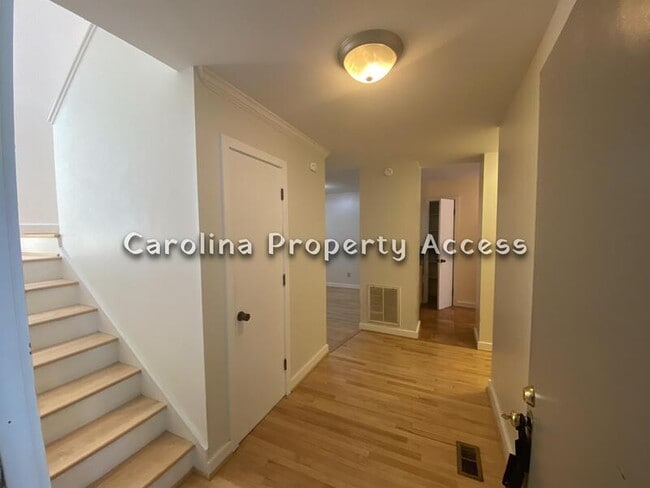 Building Photo - 436 Fairoaks Cir