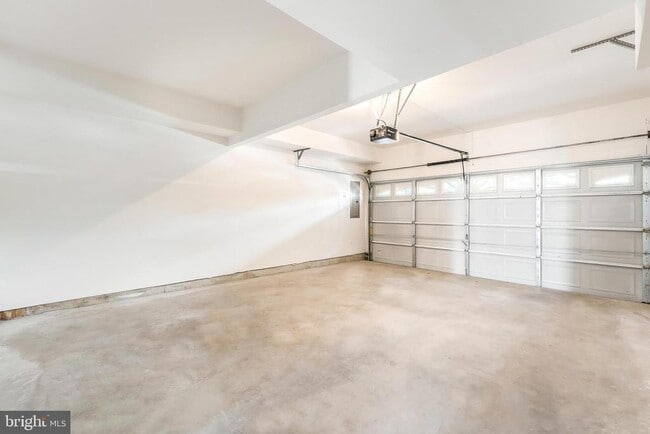 Building Photo - 43190 Loudoun Reserve Dr