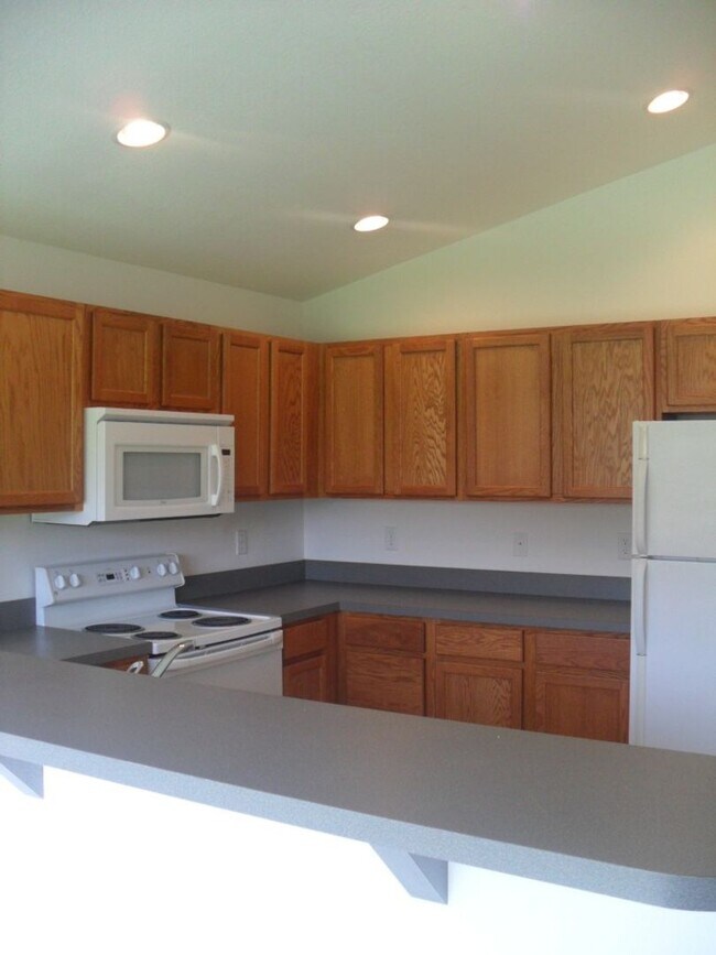 Building Photo - 1950-1952 Laverna Ave