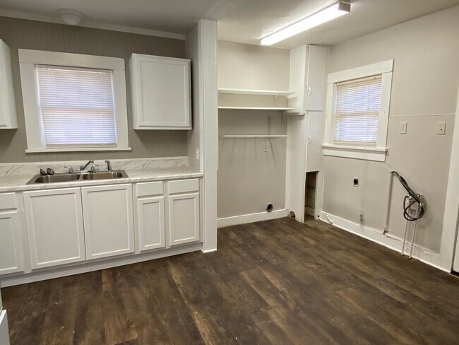 Building Photo - 2616 23rd St