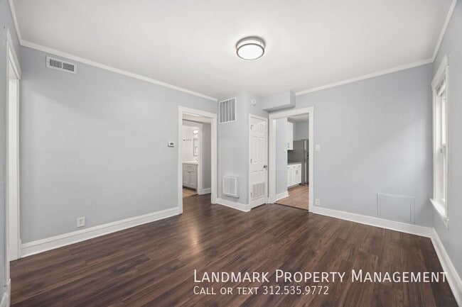 Building Photo - 3817 N Sawyer Ave