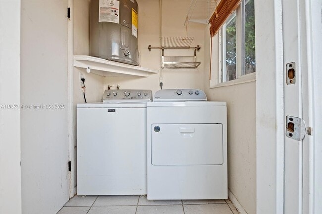 Building Photo - 2433 NW 9th Terrace