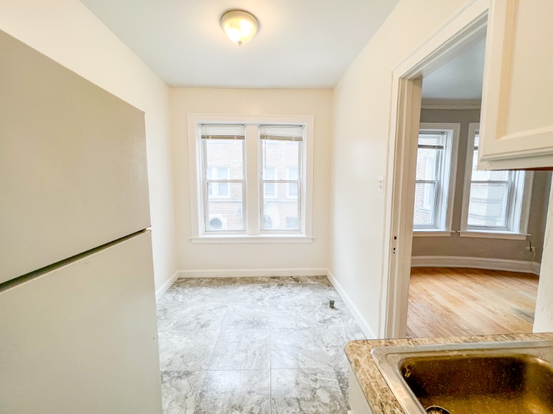 Building Photo - 5051 N Glenwood Ave