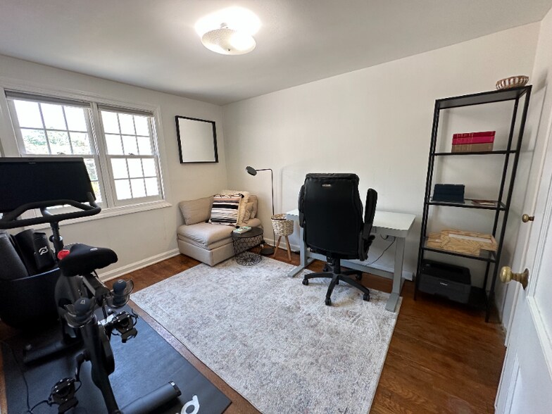 Building Photo - 618 S Pitt St