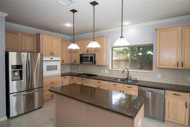 Building Photo - 21534 Pointed Oak Ln