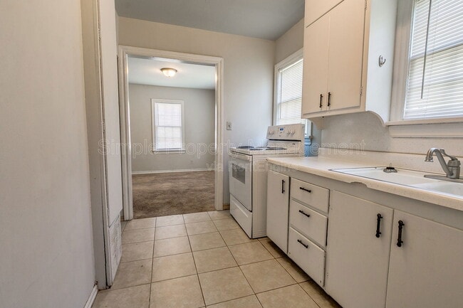 Building Photo - 7107 NW 39th St