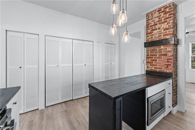 Building Photo - 1035 Astor Ave SW