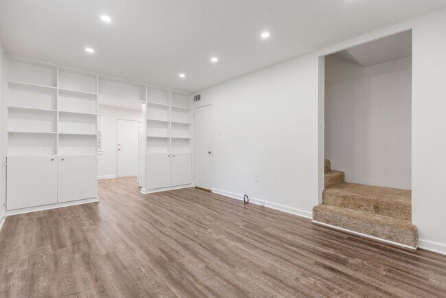 Building Photo - 53 Faris Cir