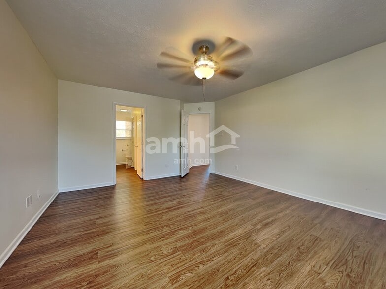 Building Photo - 8525 Morgan Dr