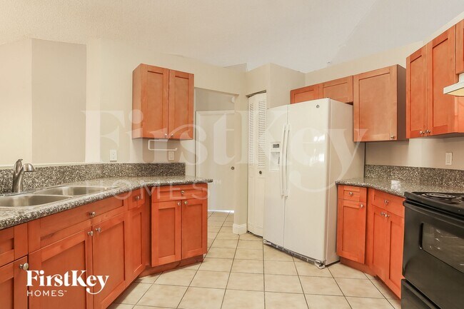 Building Photo - 1013 SW 49th Ave