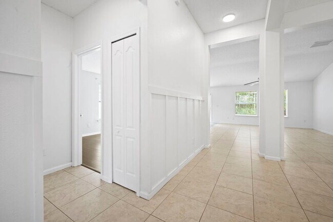 Building Photo - 843 Bonaparte Landing Ct