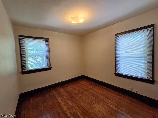 Building Photo - 5223 Paine Ave