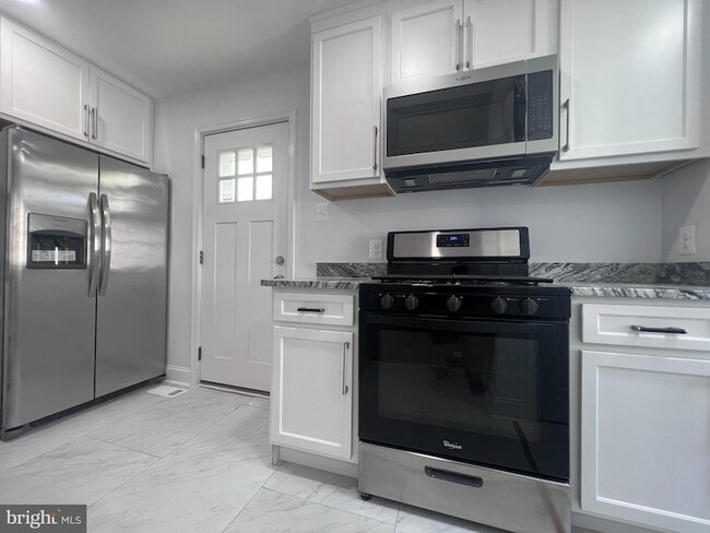 Building Photo - 5604 29th Ave