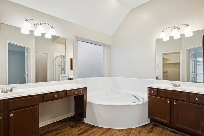 Building Photo - 11009 Collingswood Dr