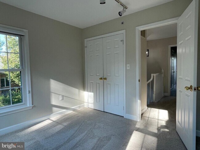 Building Photo - 9715 Whitley Park Pl