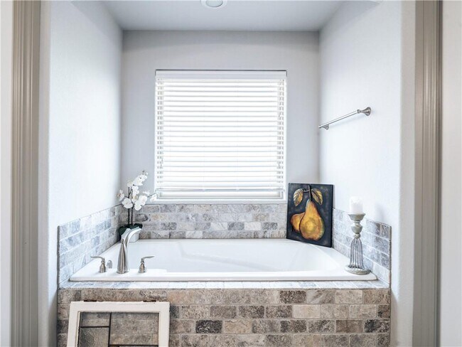 Building Photo - 130 Cisterna Dr