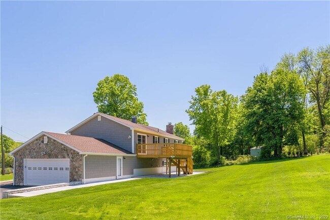 Building Photo - 5 Mendes Rd