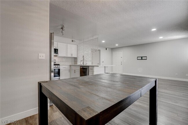 Building Photo - 7905 Idledale Ct