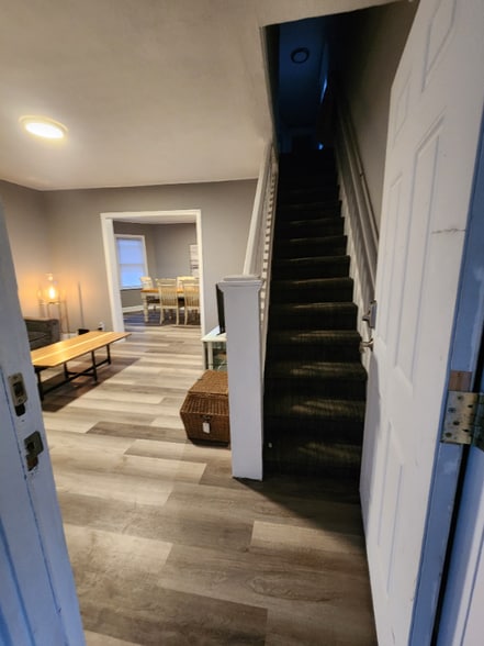 Building Photo - 1404 Monroe Ave