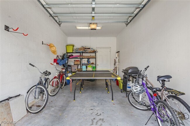 Building Photo - 15571 Bellamar Dr