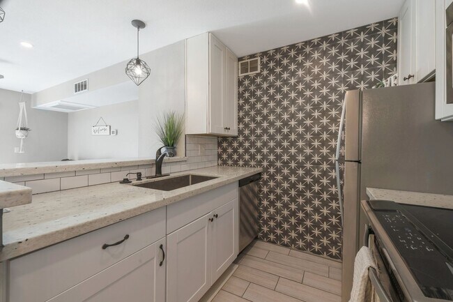 Building Photo - Great South Scottsdale Location 1 Bedroom Fully Furnished (optional)