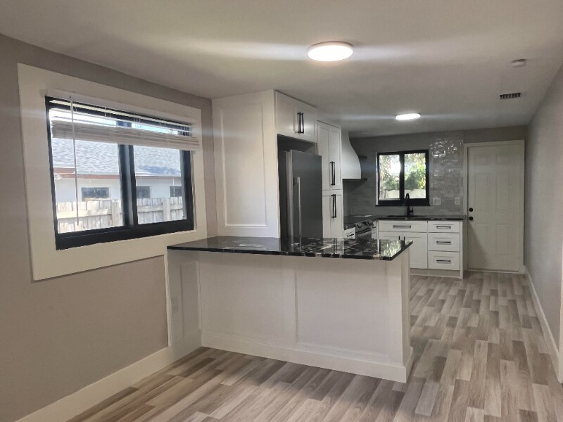 Building Photo - 734 47th St