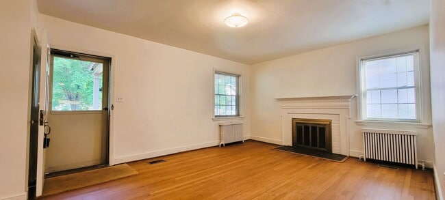 Building Photo - Remodeled brick bungalow with 1st floor li...